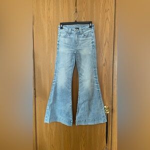 American Eagle Festival Flare Jeans Women’s 4 Light Wash Low Rise NWOT